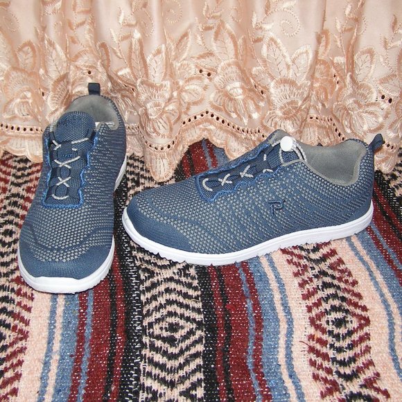 Propet size 7.5 WIDE Dark Blue Sneakers - Picture 1 of 10